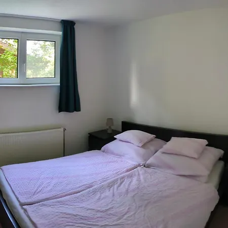 Little Bear Apartment Mogyorod